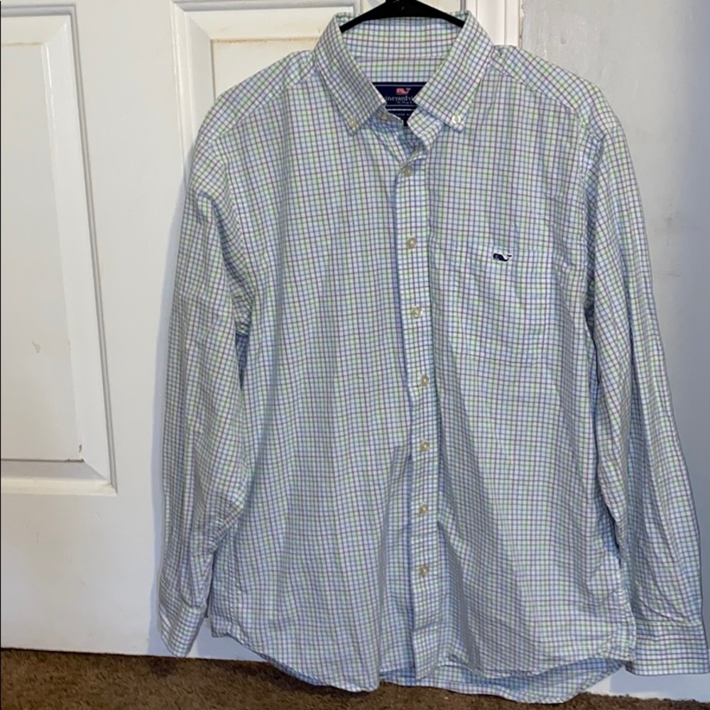 Vineyard vines button down shirt